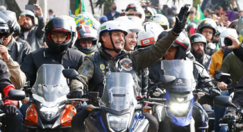 Bolsonaro irá participar de motociata em Goiânia
